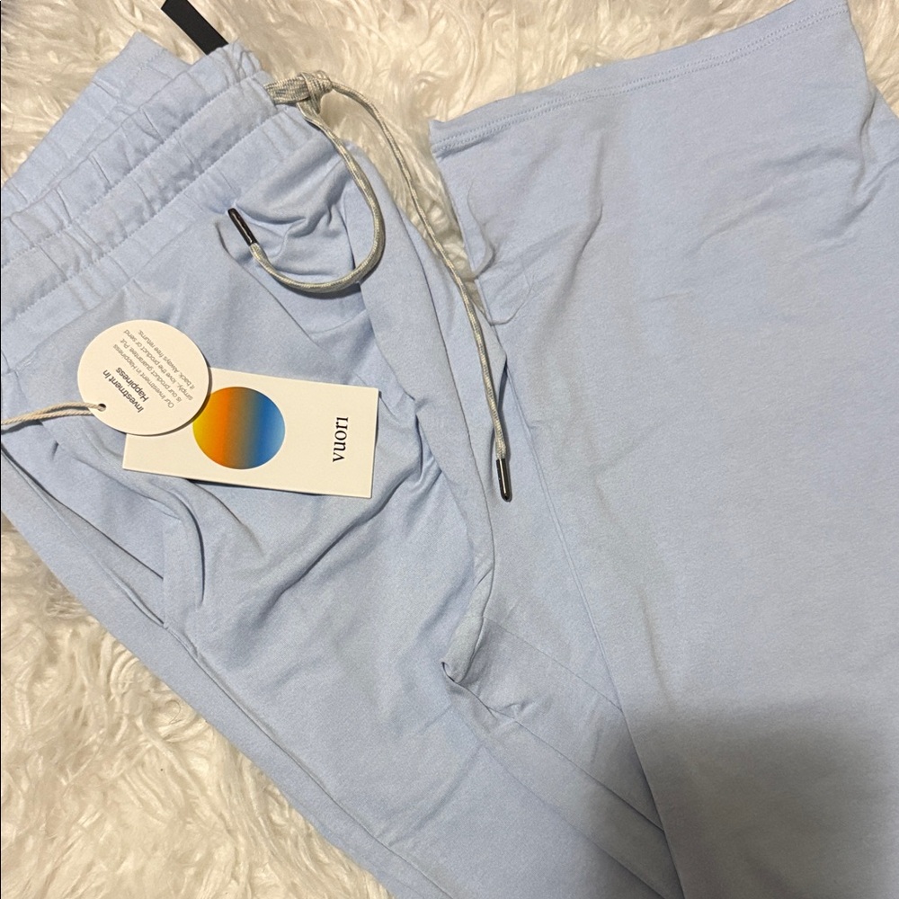 Vuori Essential Wideleg Pant
